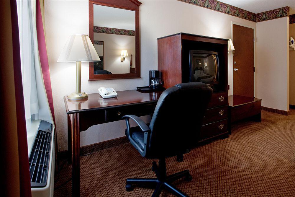 Quality Inn & Suites Clemmons I-40 Zewnętrze zdjęcie