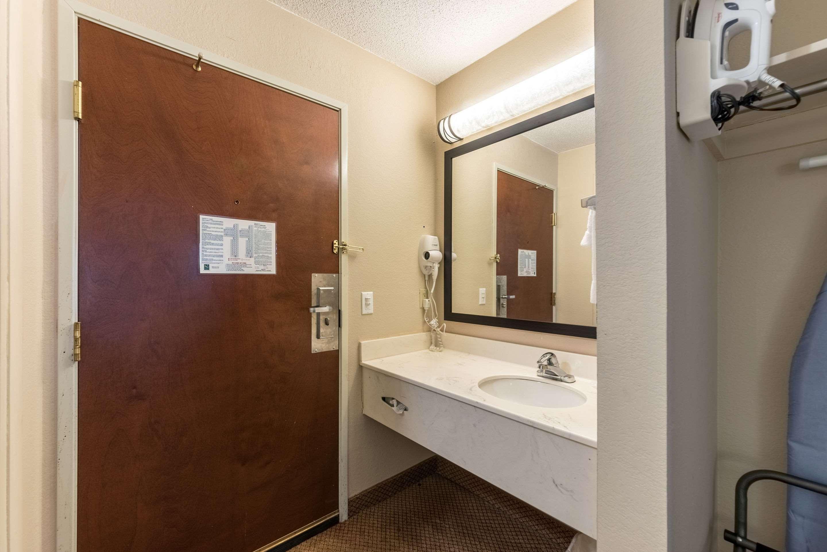 Quality Inn & Suites Clemmons I-40 Zewnętrze zdjęcie